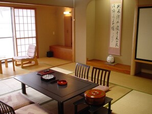 Japanese Style Room, New Japanese Building | In-room safe, desk - Kairakuen (Shizukuishi)