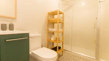 Basic Apartment, 1 Bedroom | Bathroom | Shower, free toiletries, hair dryer, towels