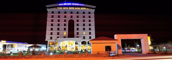 Front of property - Grand Cenas Hotel (Agri)