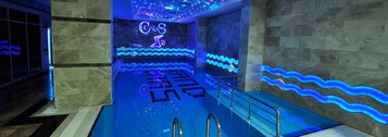 Una piscina techada