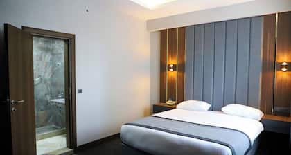 Cenas Otel