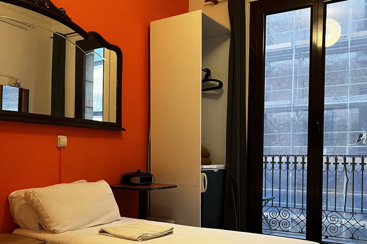 Chambre avec lits jumeaux, balcon (Shared bathroom)