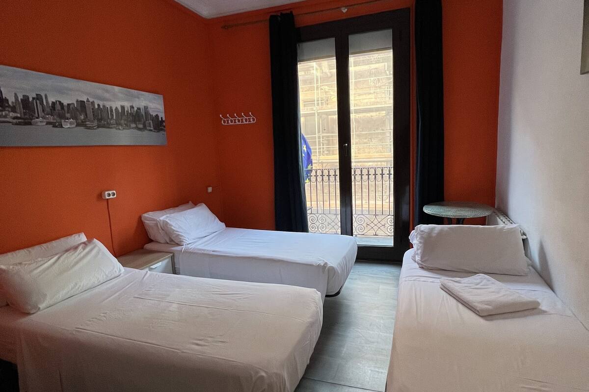 Chambre Triple, balcon