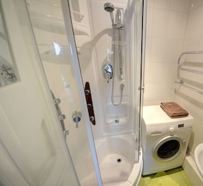 Shower, free toiletries, hair dryer, towels