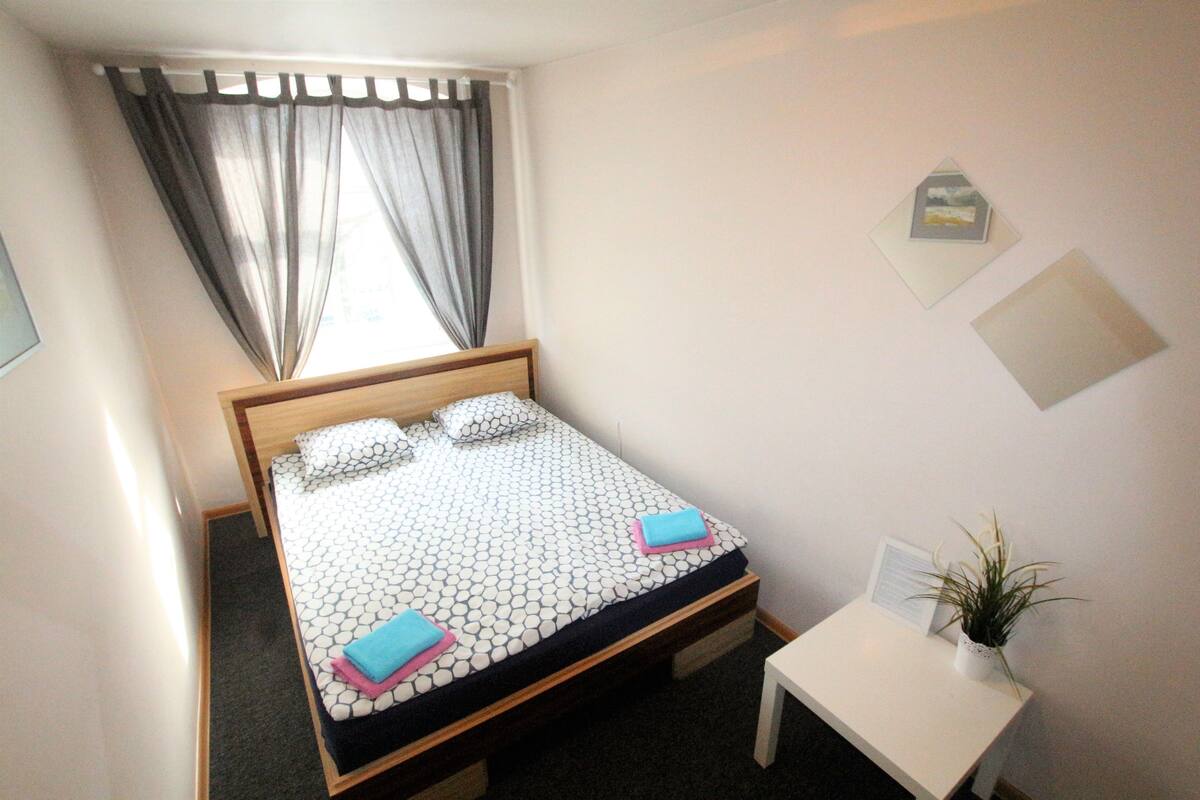 Iron/ironing board, free WiFi, bed sheets