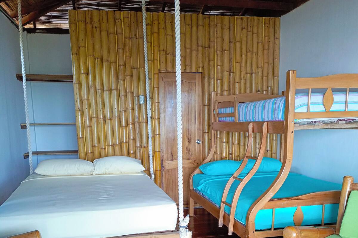 3 chambres, bureau, espace de travail pour ordinateur portable