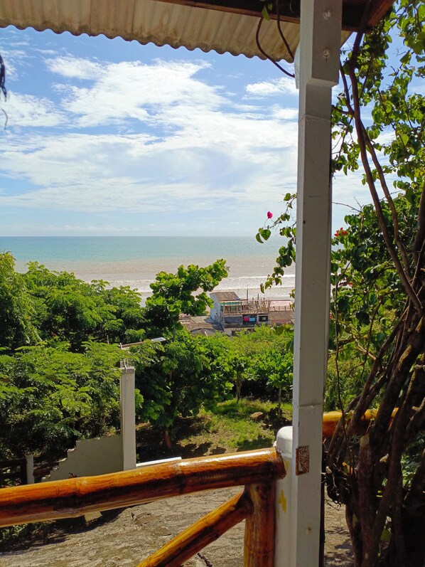 Exterior - Descanso del Libertador (Manglaralto)