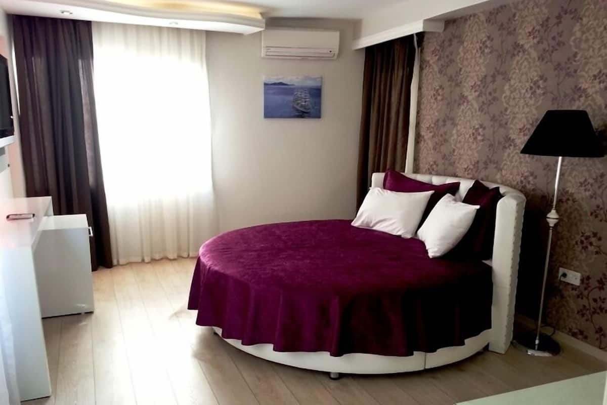 Standard Double Room | In-room safe, desk, iron/ironing board, free cots/infant beds