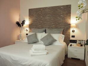 Junior Suite | Minibar, in-room safe, desk, soundproofing - Residenza 54 (Florence)