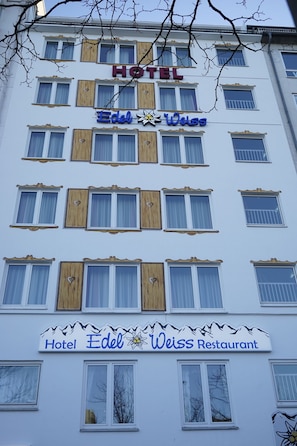 Front of property - Edel Weiss Hotel und Restaurant (Bremen)