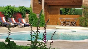 Piscina stagionale all'aperto