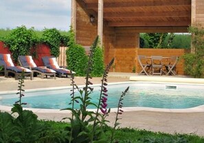 Außenpool (je nach Saison geöffnet)