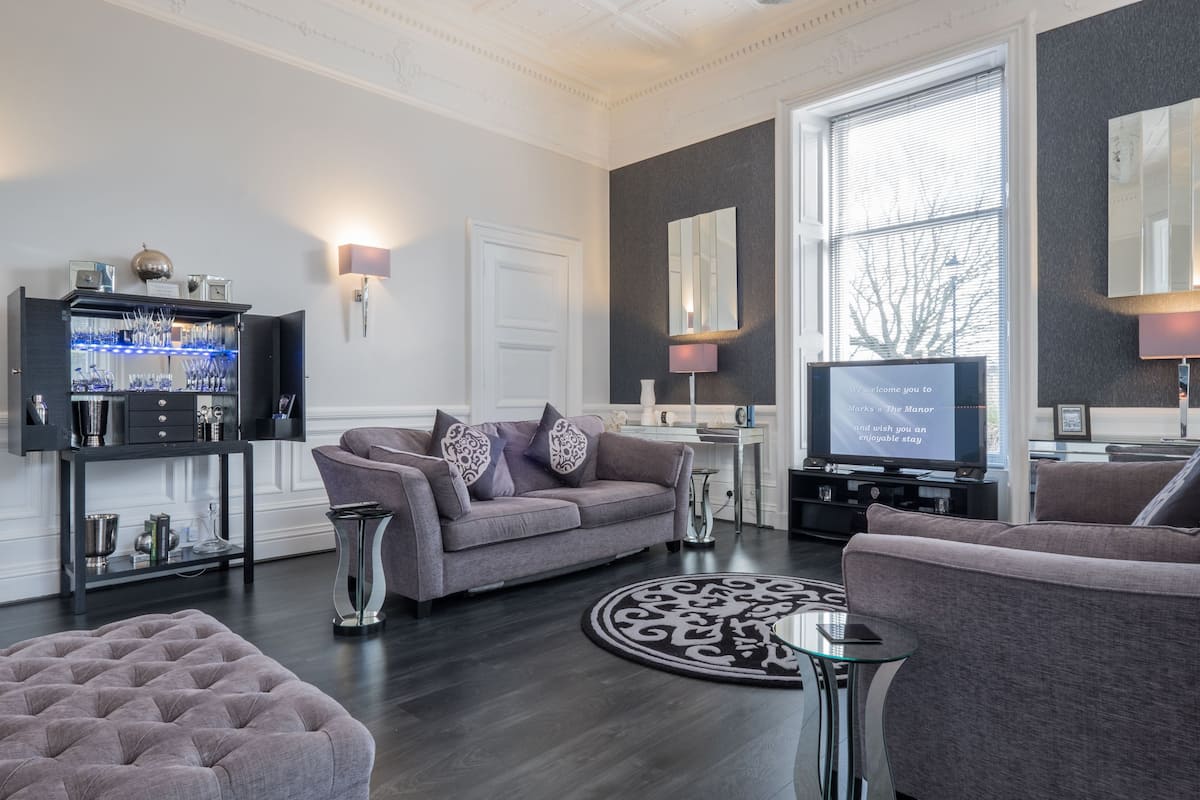 "Platinum" Luxury Apartment Double Bed with Double Walk-in Shower | Vue de la chambre