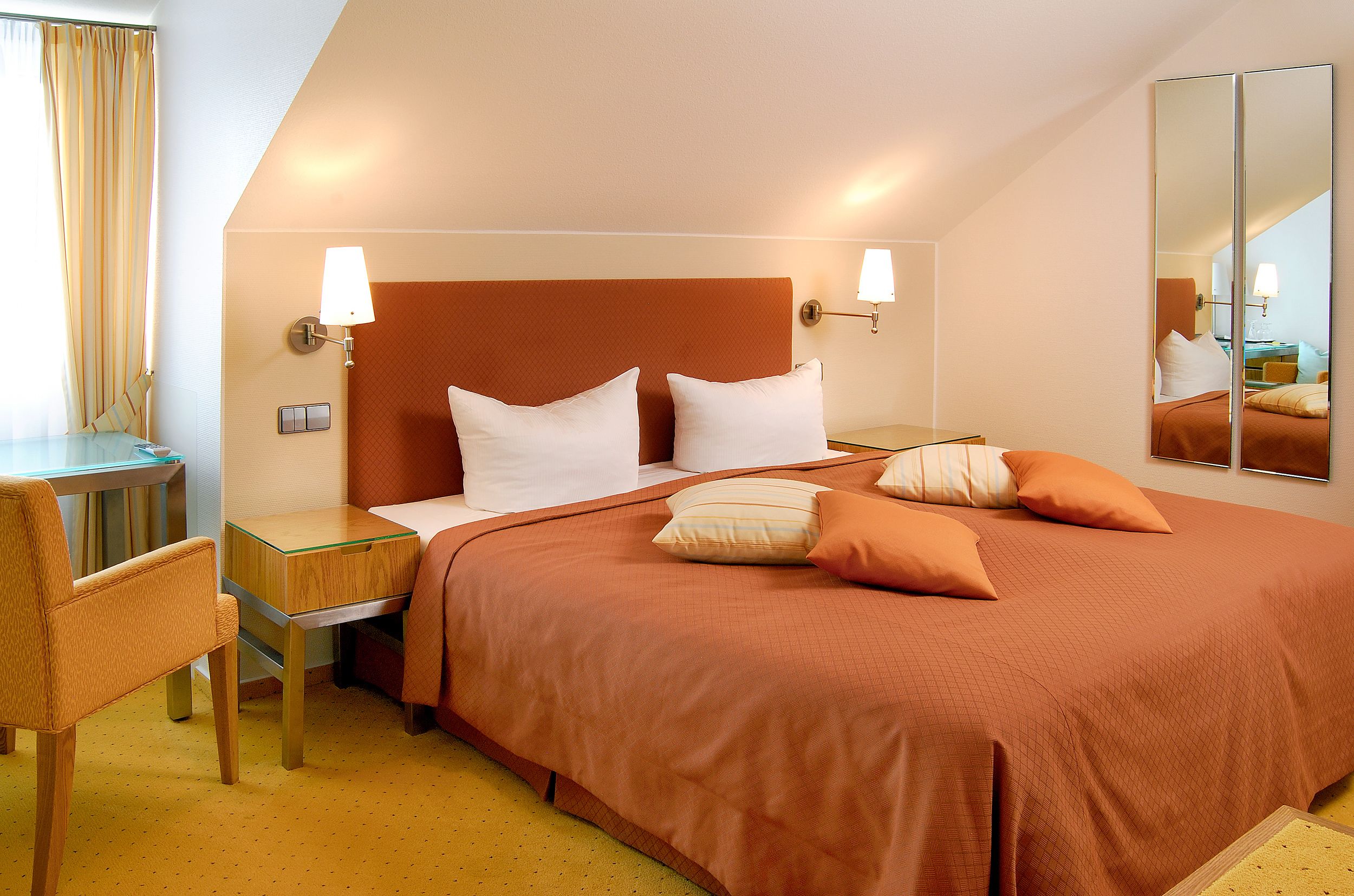 standard double or twin room | premium bedding, minibar, in-room safe, desk