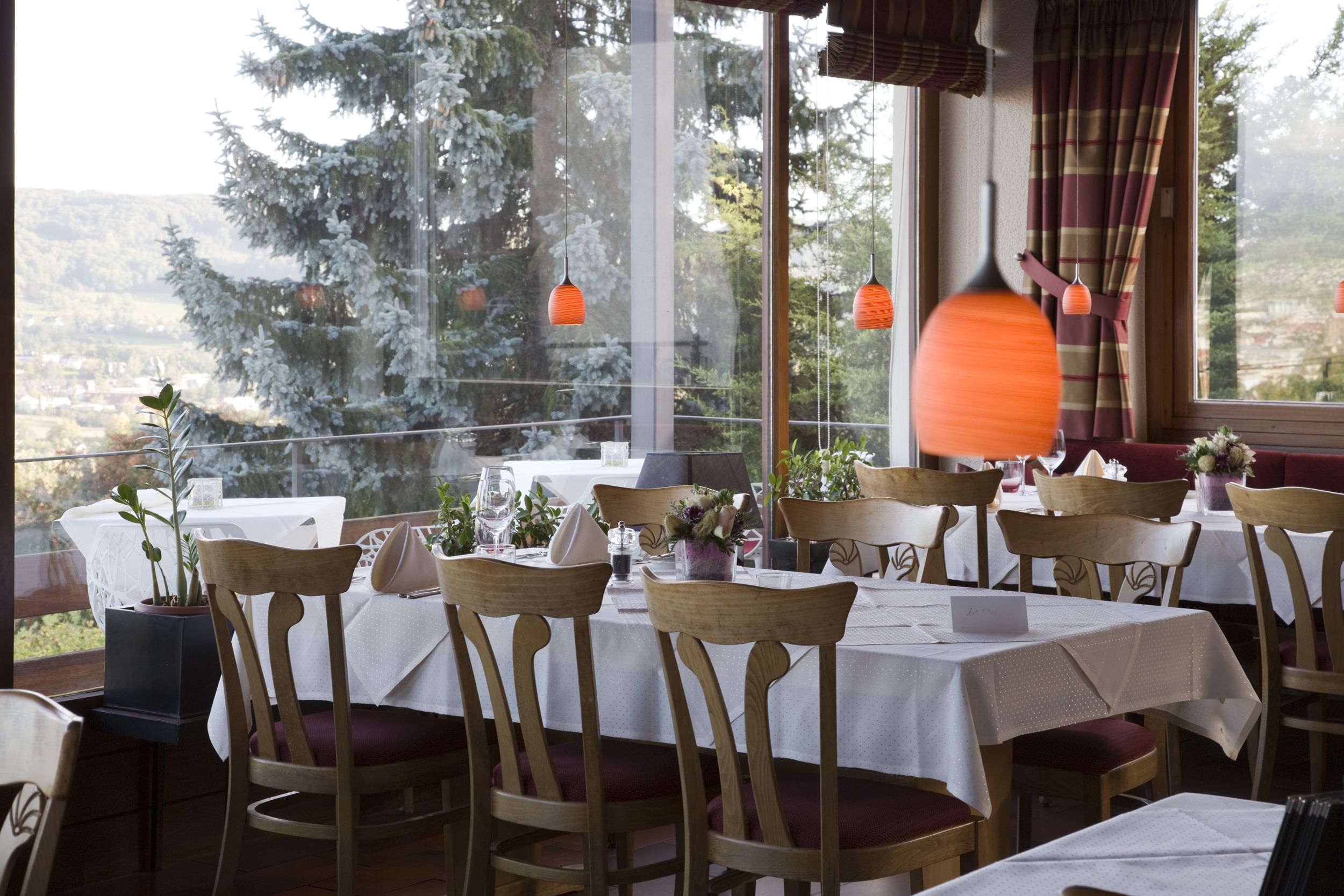 breakfast, lunch, dinner served; local and international cuisine