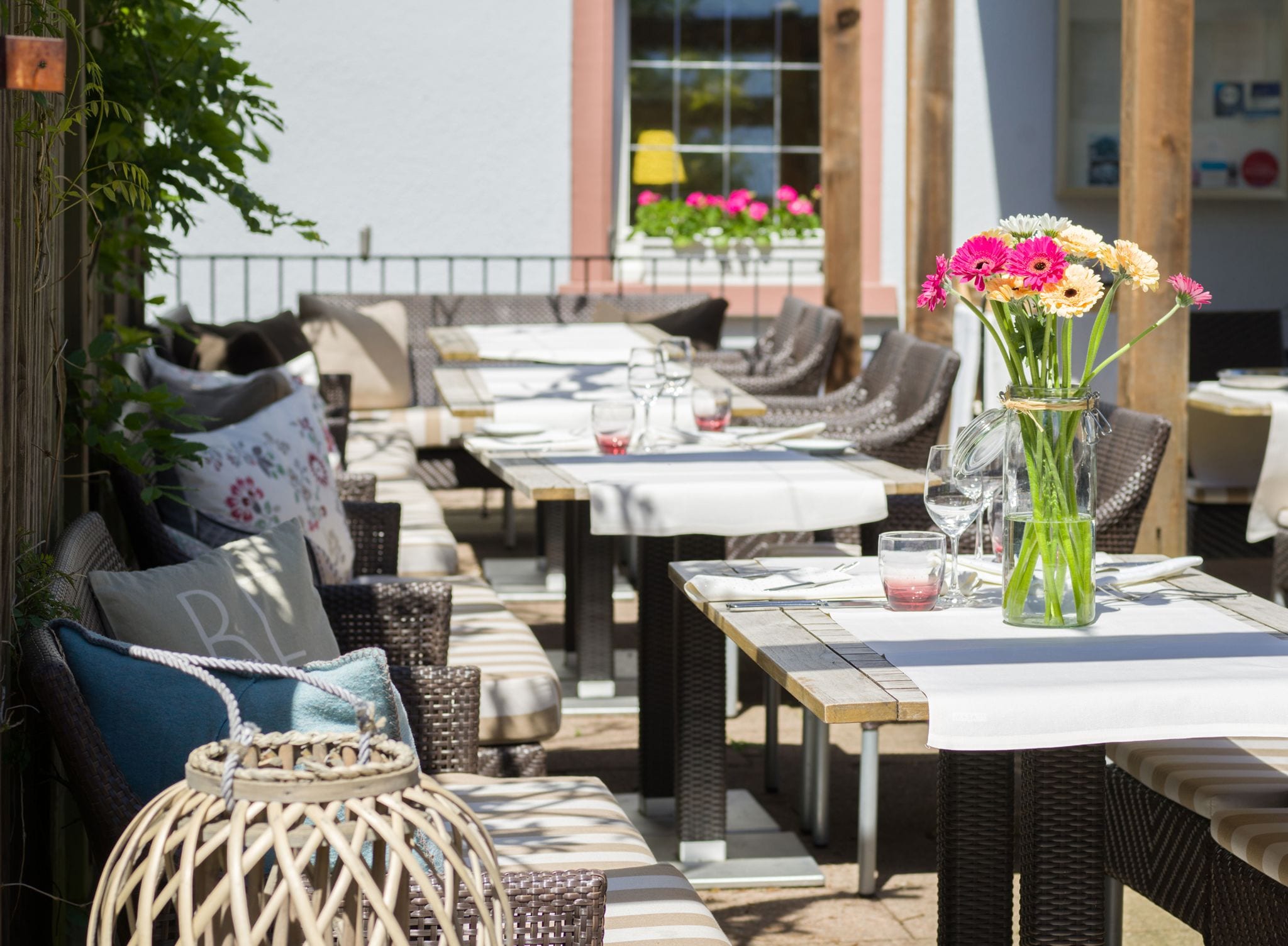 breakfast, lunch, dinner served; local and international cuisine