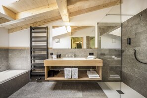 Studio Familial, 2 chambres, non-fumeur, vue montagne | Salle de bain