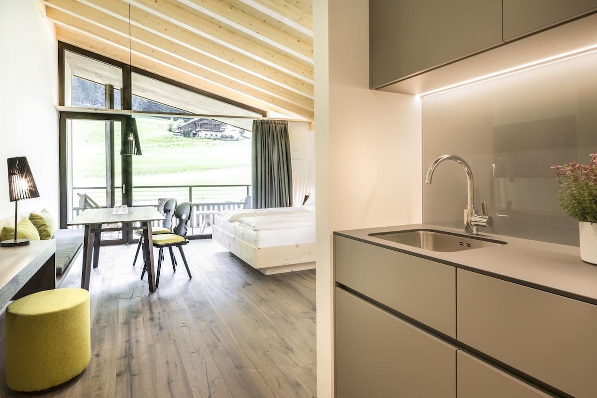 Monolocale familiare, 2 camere da letto, non fumatori, vista montagna | 1 camera, una cassaforte in camera, con stile personalizzato