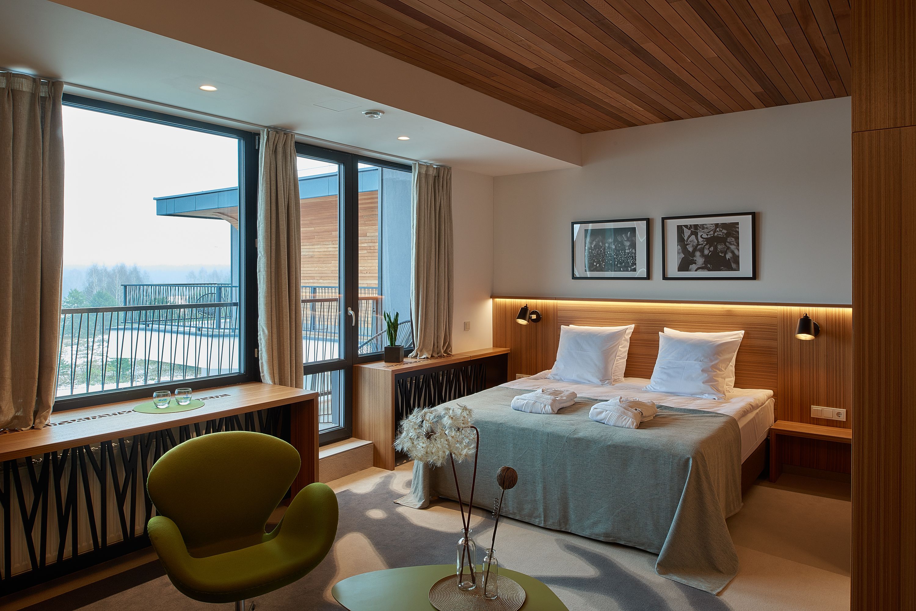 family suite, 1 queen bed with sofa bed, private bathroom | minibar, in-room safe, desk, free cots/infant beds