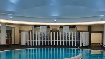 Indoor pool, pool loungers