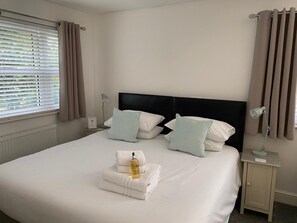 Super King En Suite, Ground Floor | Individuell dekoriert, individuell eingerichtet, Verdunkelungsvorhänge