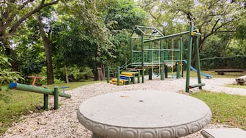 Children’s play area – outdoor