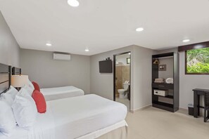 In-room safe, free WiFi