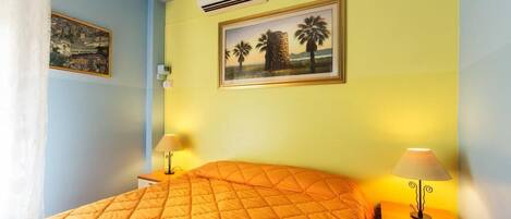 Basic Double Room | Desk, cribs/infant beds, free WiFi, bed sheets