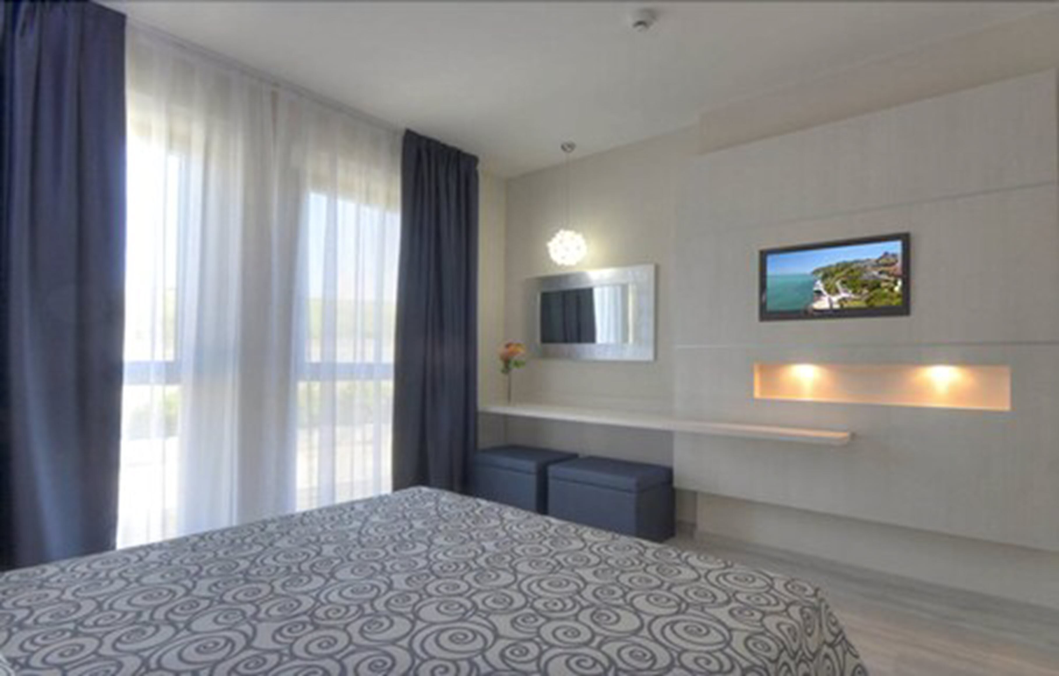 Soundproofing, free cots/infant beds, free WiFi