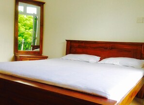 エコノミー ダブルルーム | 1 室のベッドルーム、高級寝具、ピロートップベッド、セーフティボックス (室内)