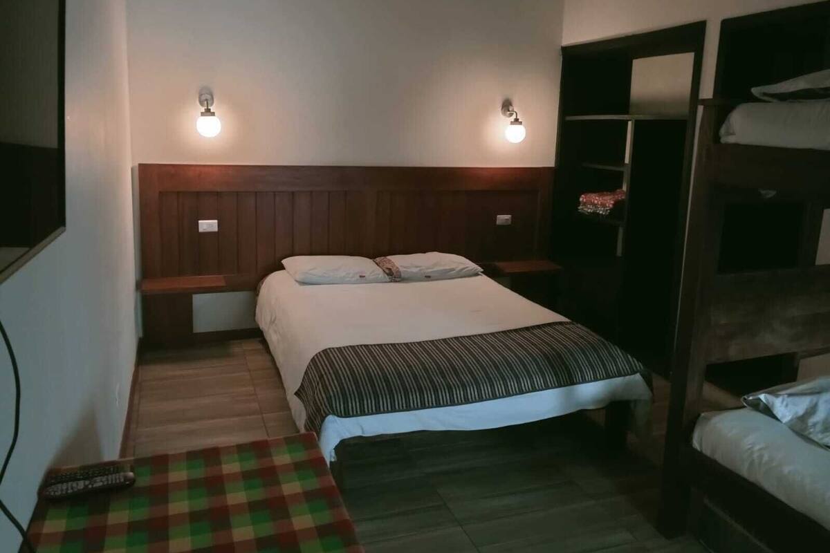 Double Room + Bunkbed Ensuite | Truy cập Internet không dây miễn phí, bộ trải giường 
