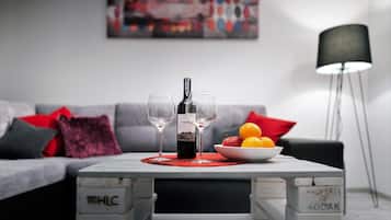Apartment, 1 Schlafzimmer | Wohnzimmer | 42-Zoll-Flachbildfernseher mit Kabelempfang, LCD-Fernseher