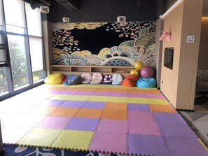 Lobby sitting area - ibis Styles Kunming Nanping Hotel (Kunming)