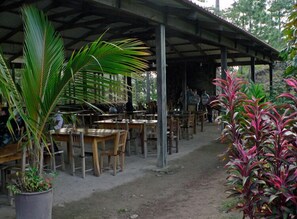 Outdoor dining - Posada San Lazaro (San Francisco)