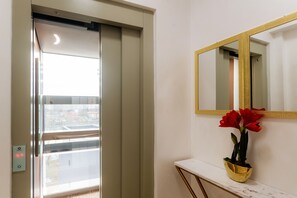 Hallway - Brater Luxury Boutique (Bucharest)