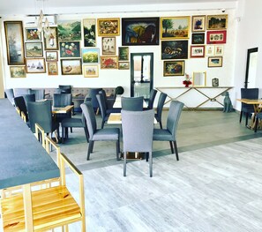 Daily buffet breakfast for a fee - Brater Luxury Boutique (Bucharest)