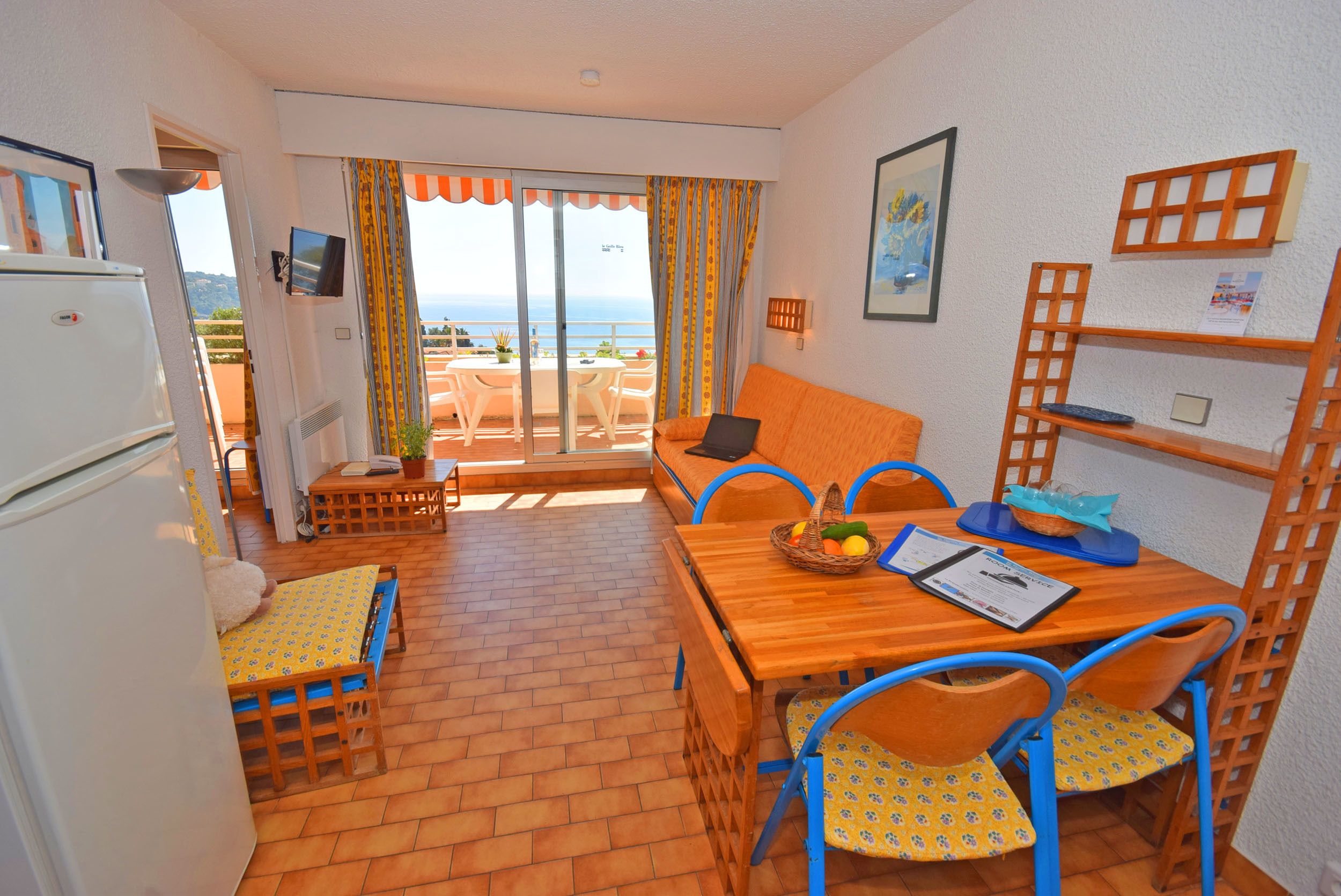 Apartamento, 1 quarto | Opções para refeição no quarto