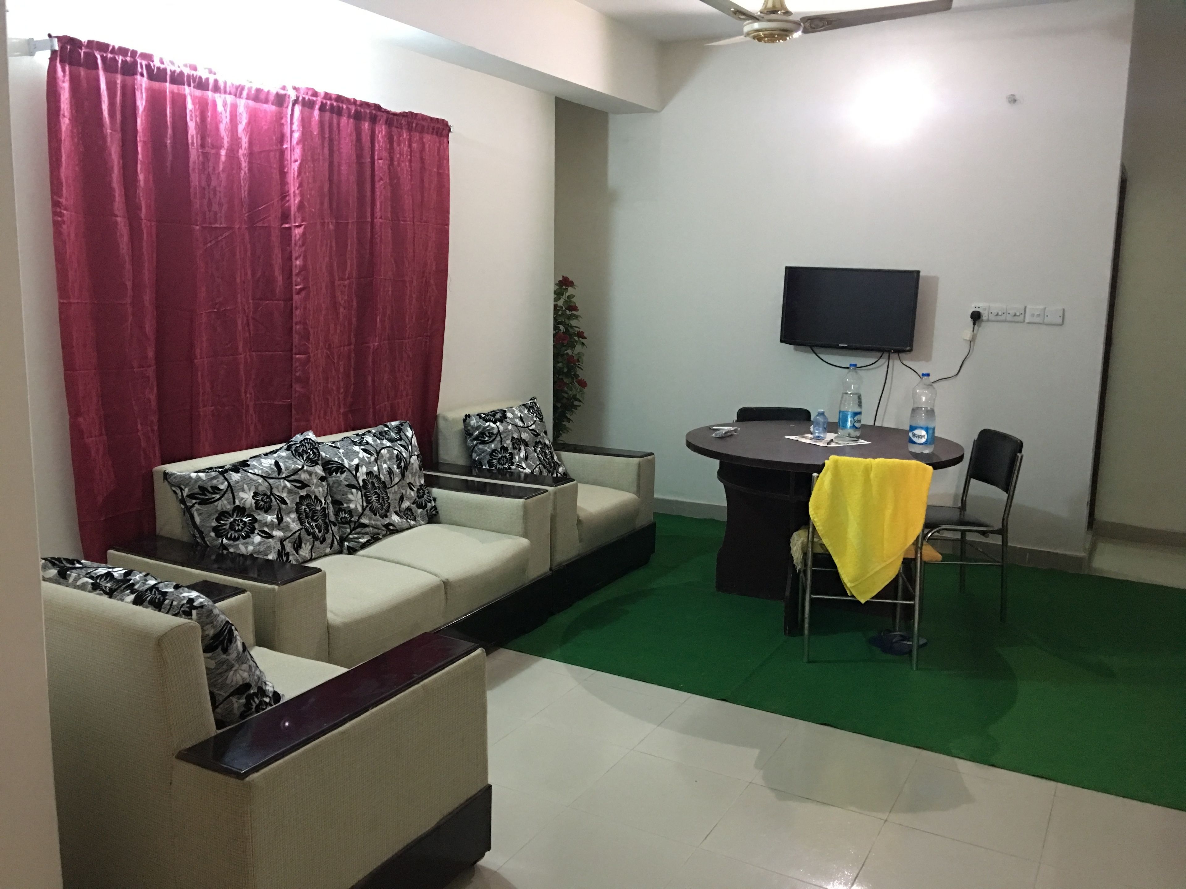 City-Apartment, 1 Queen-Bett, Küche, Stadtblick | Wohnzimmer