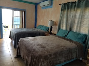 Room 6 | Wi-Fi gratis dan seprai linen