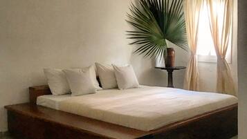 Phòng Suite có thiết kế đặc sắc | Bộ đồ giường cao cấp, bàn, nôi (giường cho trẻ sơ sinh) miễn phí