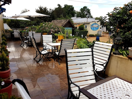 ์์นจ ์์ฌ, ์ ์ฌ ์์ฌ, ์ ๋
์์ฌ ์ ๊ณต, ํ์ง ๋ฐ ์ธ๊ณ ์๋ฆฌ