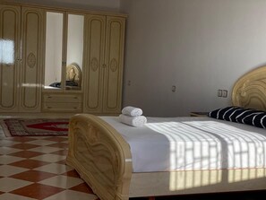 Individually decorated, individually furnished, free cots/infant beds - Family Villa With Parking (Martil)
