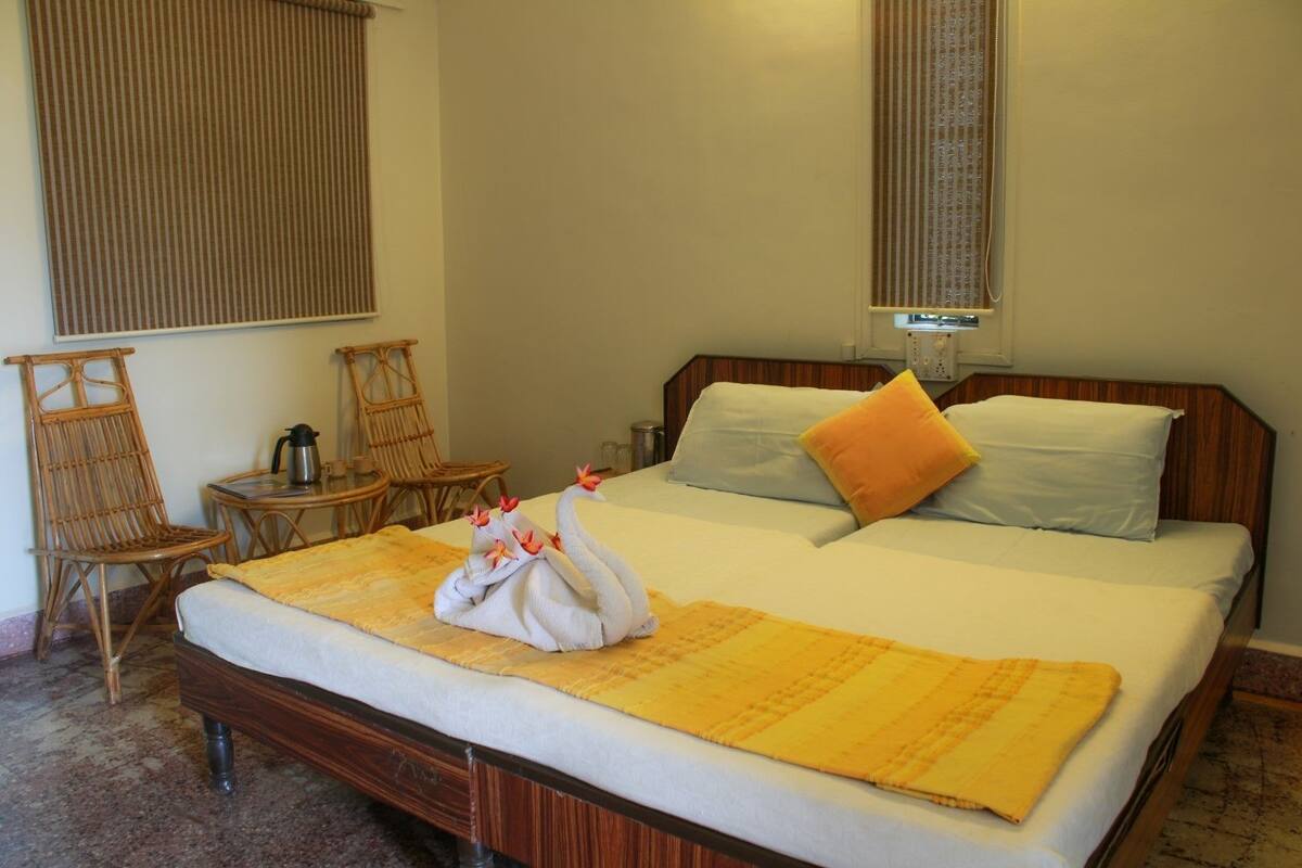 Cottage | Rollaway beds (free), WiFi (free)