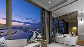 1 King Classic River View High Floor Lounge Access | 1 bedroom, premium bedding, down duvets, memory-foam beds