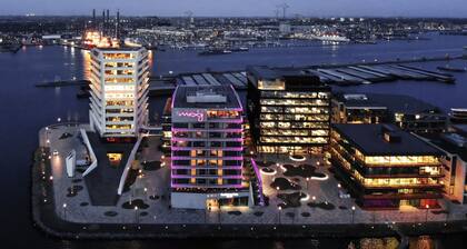 Moxy Amsterdam Houthavens