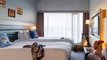 Hypo-allergenic bedding, laptop workspace, free WiFi, bed sheets