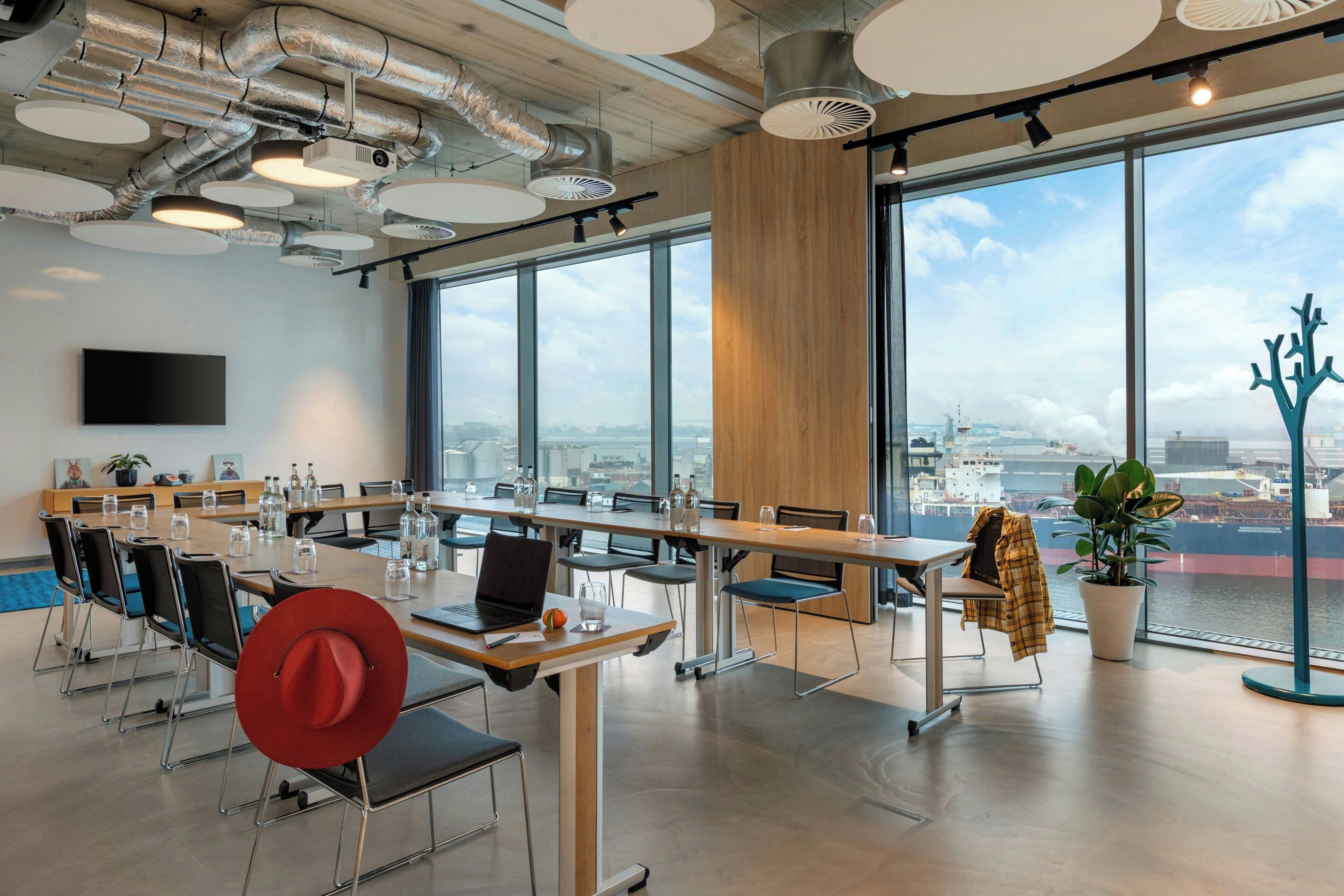 Photo - Moxy Amsterdam Houthavens