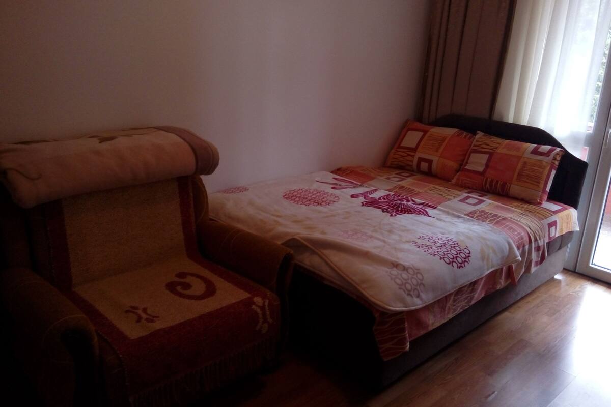 Double Room, Balcony | Desk, soundproofing, iron/ironing board (on request), WiFi (free)