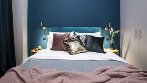 Family Apartment, 2 Bedrooms, Accessible, Kitchen | 1 bedroom, premium bedding, in-room safe, desk - Suitcase (Thessaloniki)