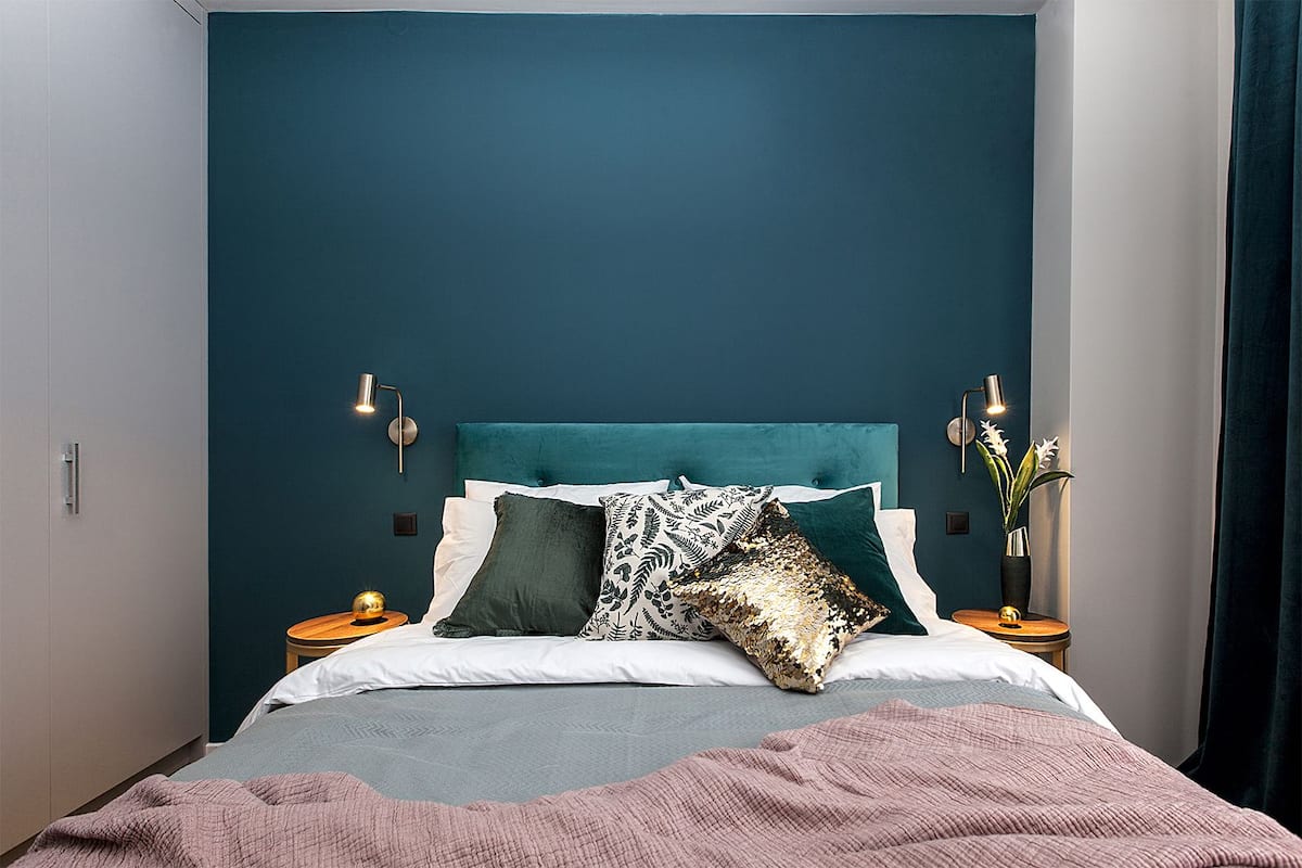 Habitación individual Confort, 1 cama de matrimonio con sofá cama, cocina | 1 dormitorio, ropa de cama de alta calidad, caja fuerte y escritorio